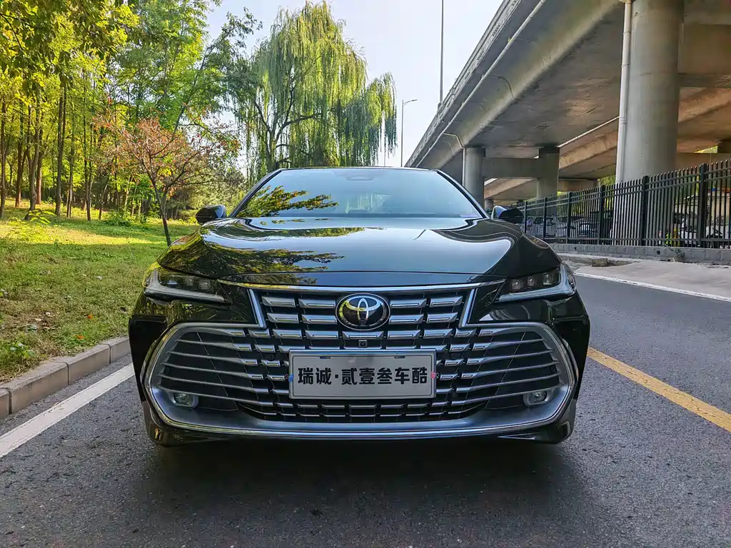 Toyota Avalon — миниатюра 2