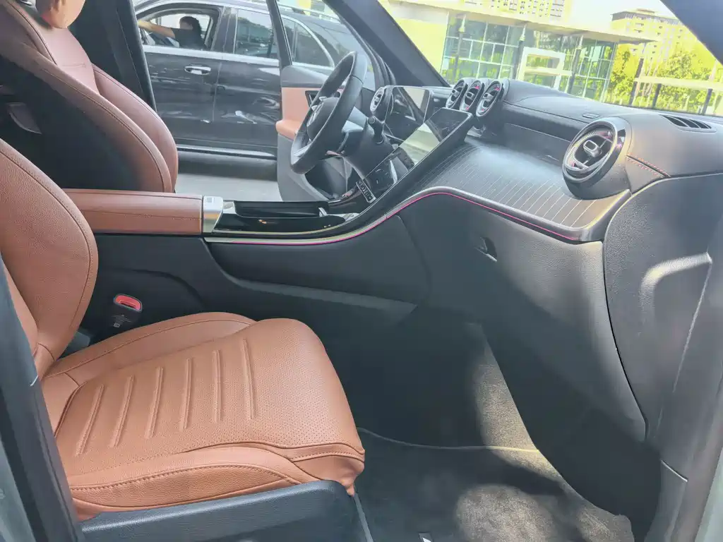 Mercedes-Benz GLC — миниатюра 17