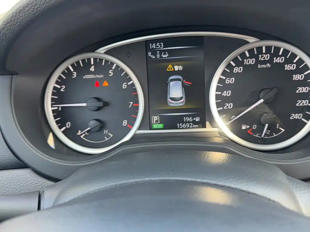 Nissan Tiida — миниатюра 5