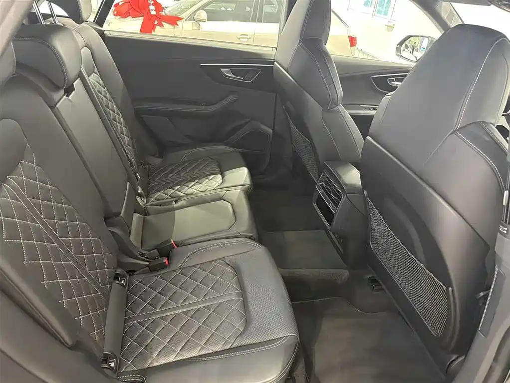 Audi Q8 2023 55 TFSI Premium