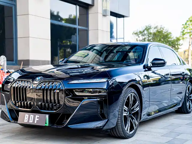 BMW I7