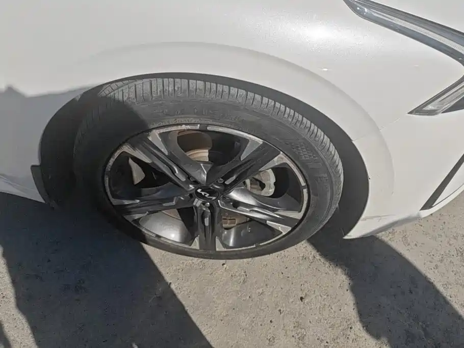 Kia K5 — миниатюра 6