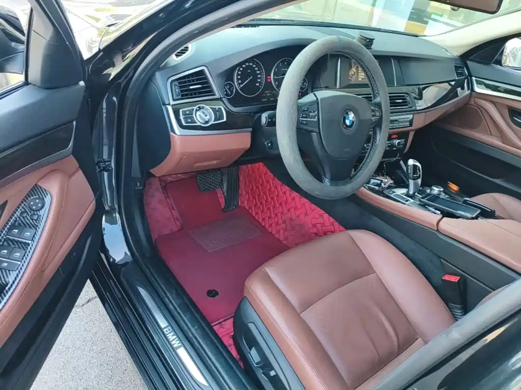 BMW 5 Series — миниатюра 21