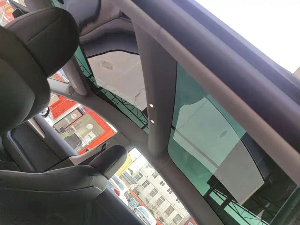Tesla Model 3 — миниатюра 18
