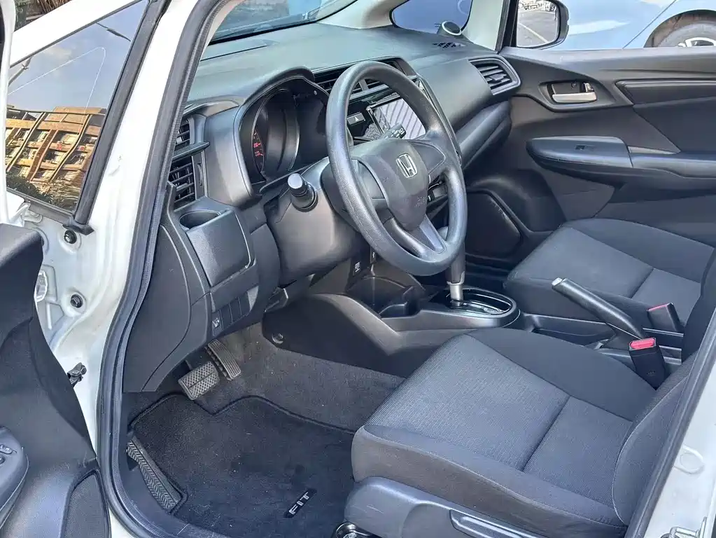 Honda Fit — миниатюра 4