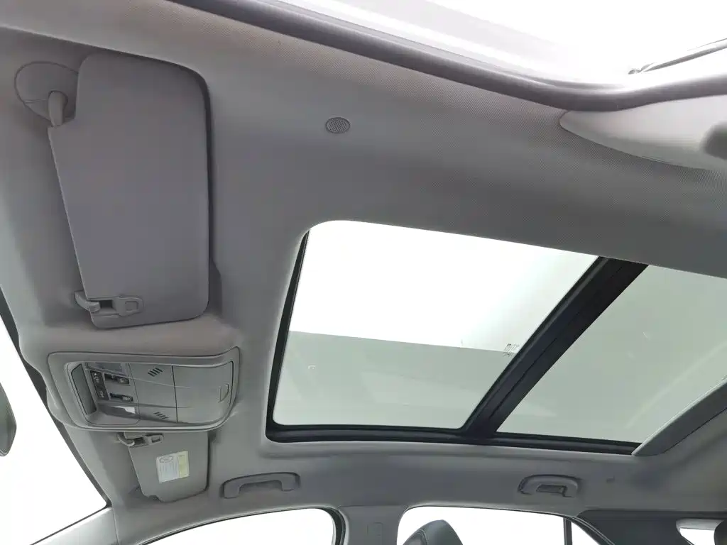 Chevrolet Equinox — миниатюра 14