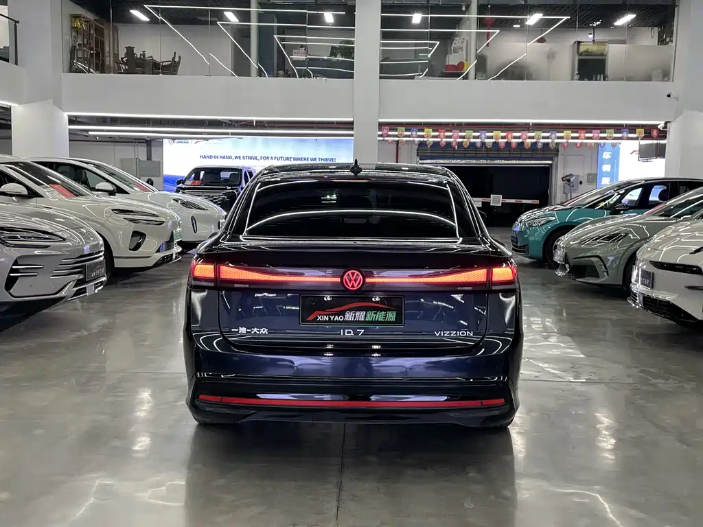 VOLKSWAGEN ID.7 VIZZION