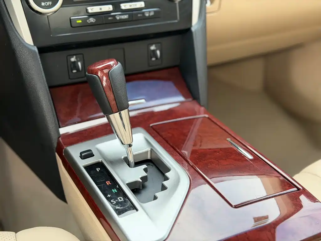 Toyota Camry — миниатюра 8