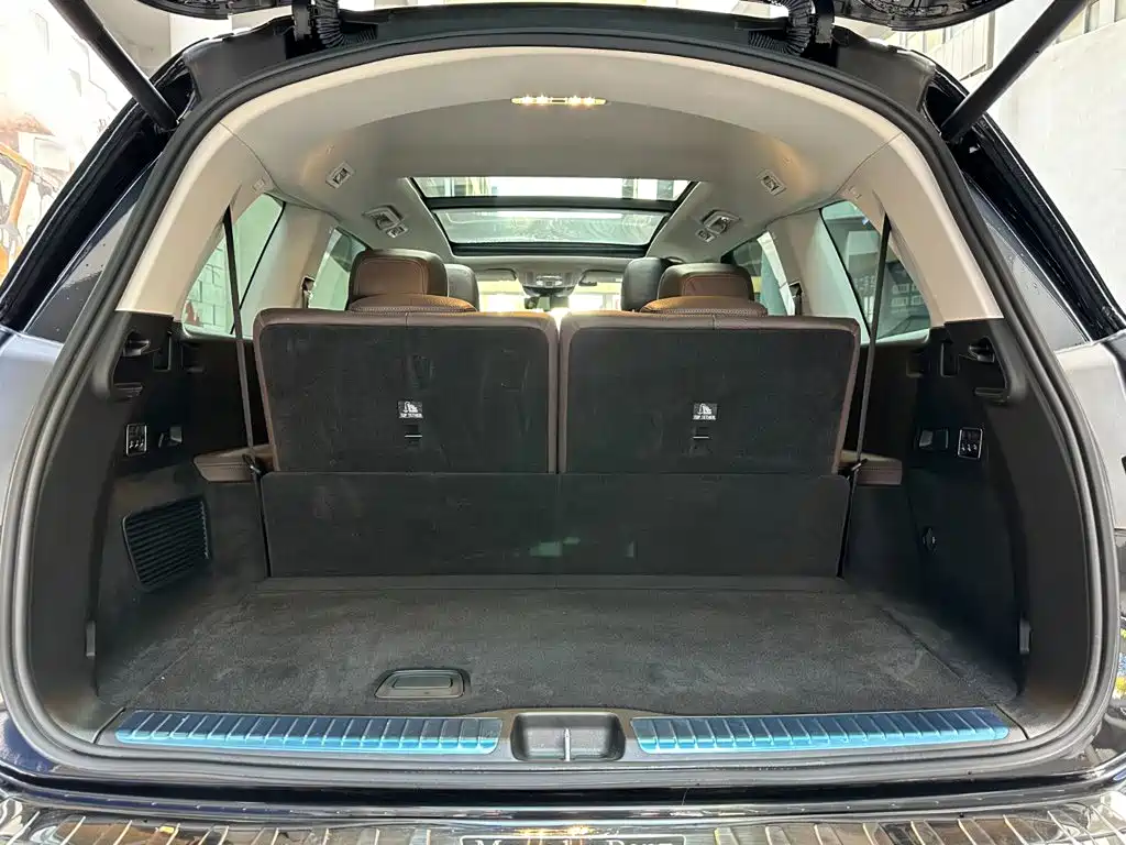 Mercedes-Benz GLS — миниатюра 8