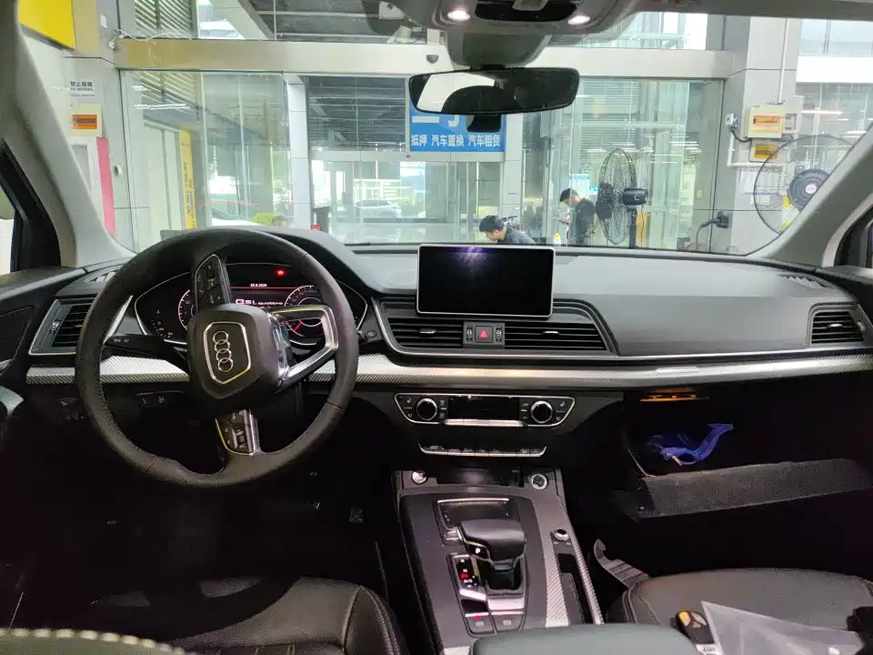Audi Q5L — миниатюра 2