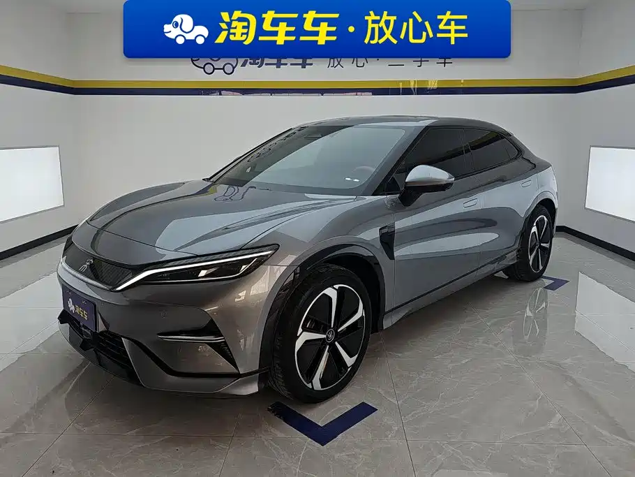 BYD L EV