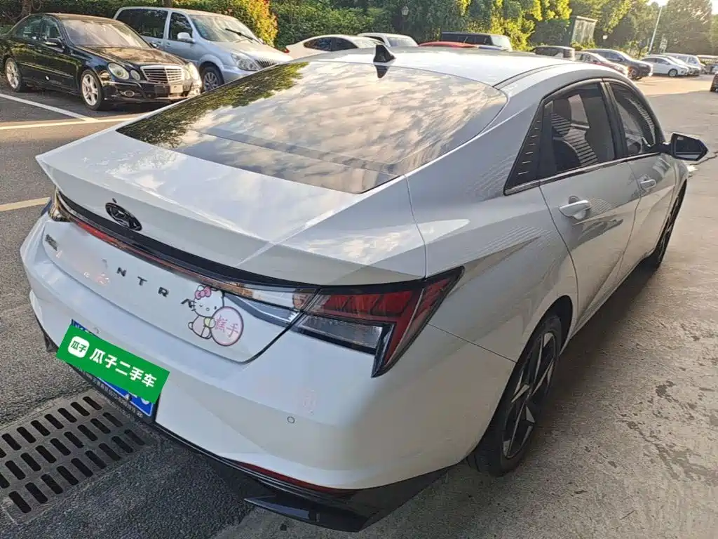 Hyundai Elantra — миниатюра 7