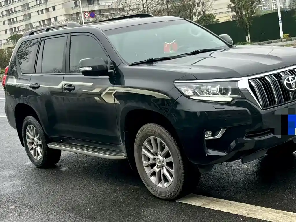 TOYOTA PRADO