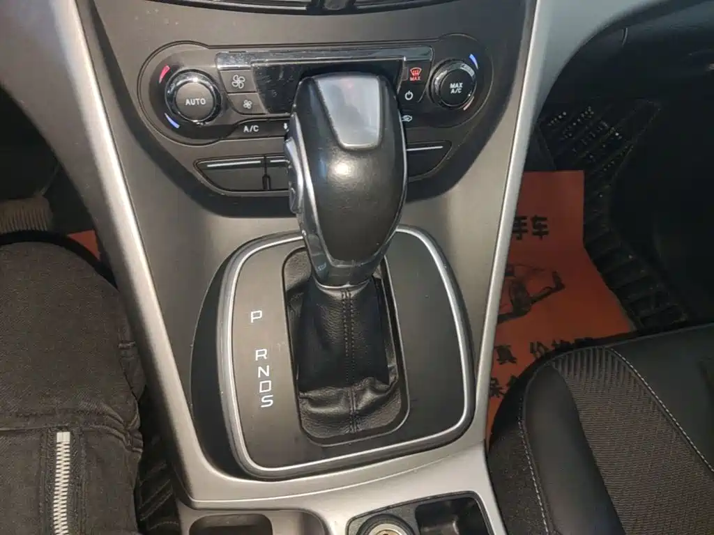 Ford Kuga — миниатюра 14