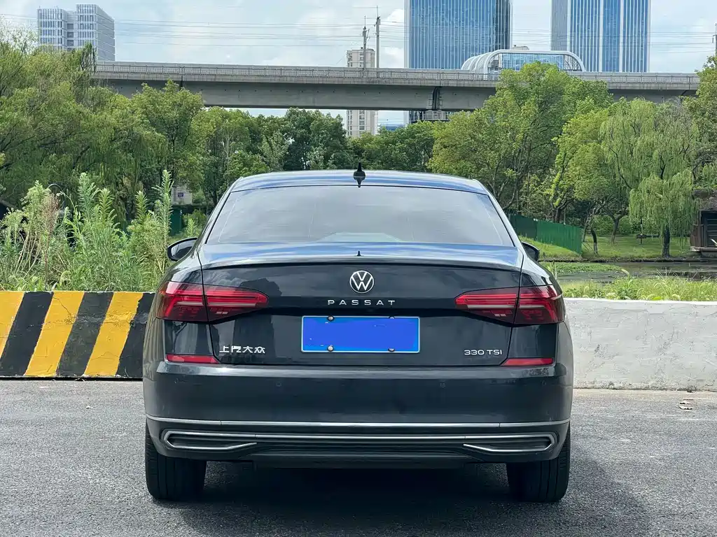Volkswagen Passat — миниатюра 4