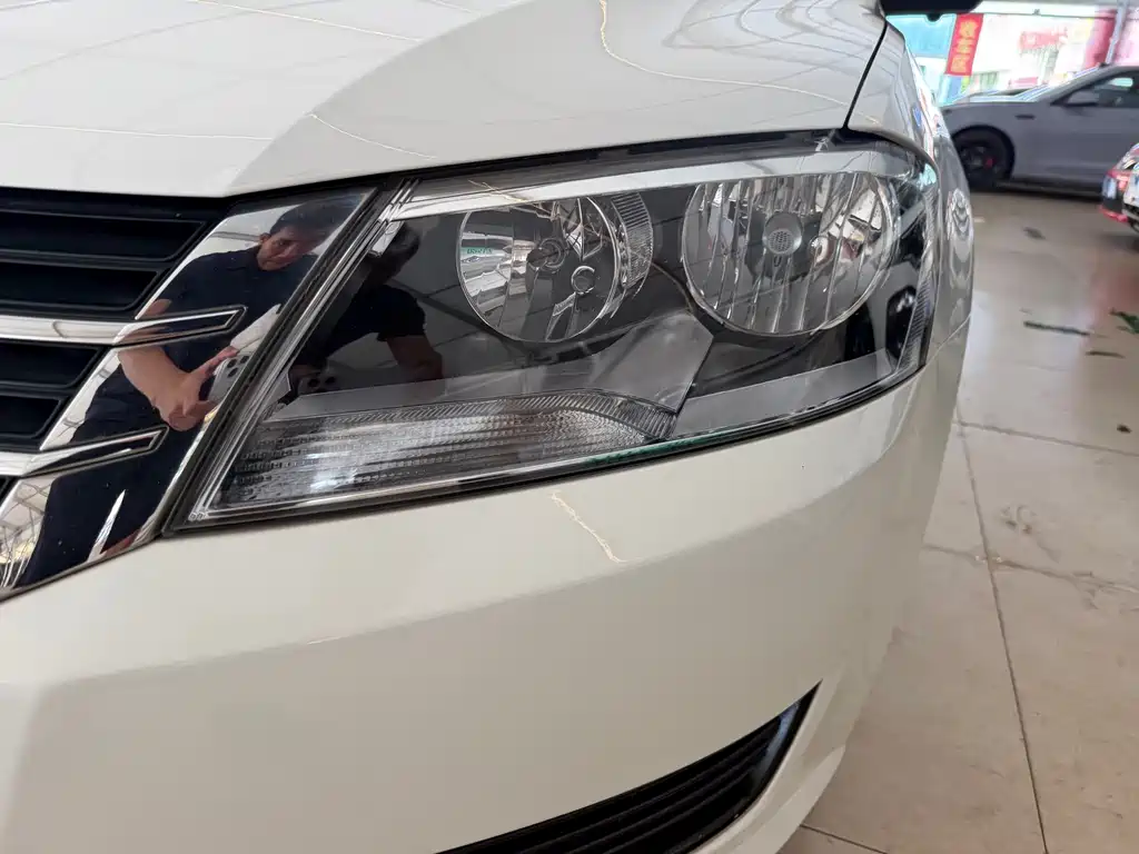 Volkswagen Lavida — миниатюра 4
