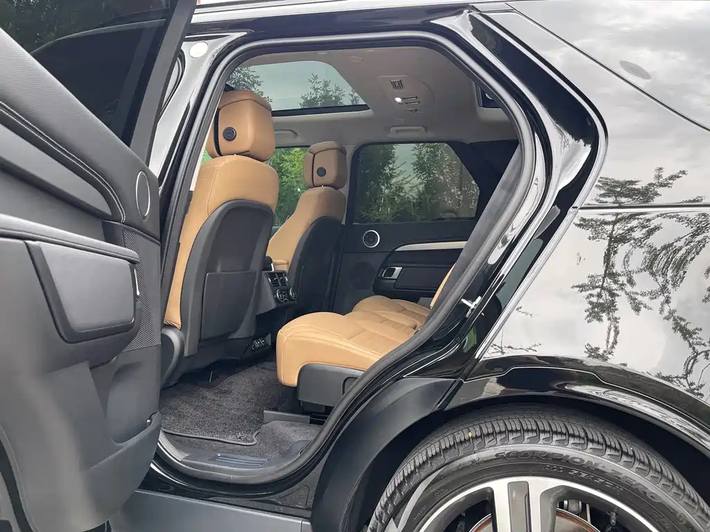 Land Rover Discovery — миниатюра 6