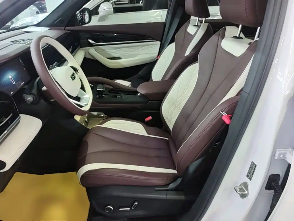Geely Xingyue L — миниатюра 15