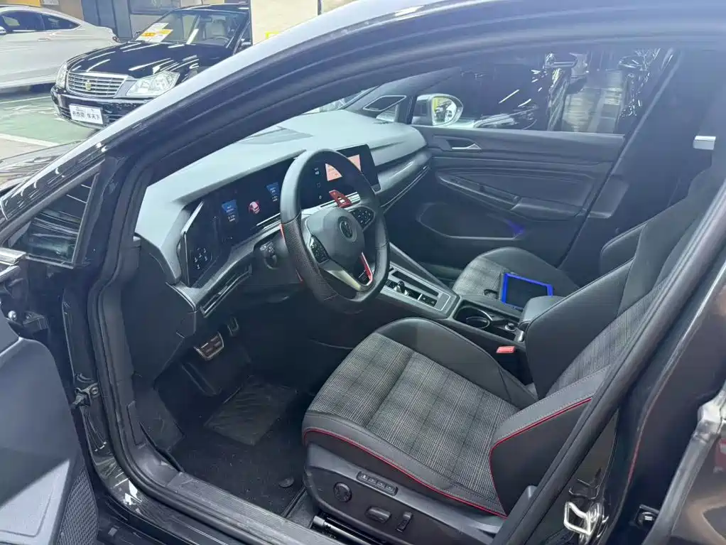 Volkswagen Golf GTI — миниатюра 7