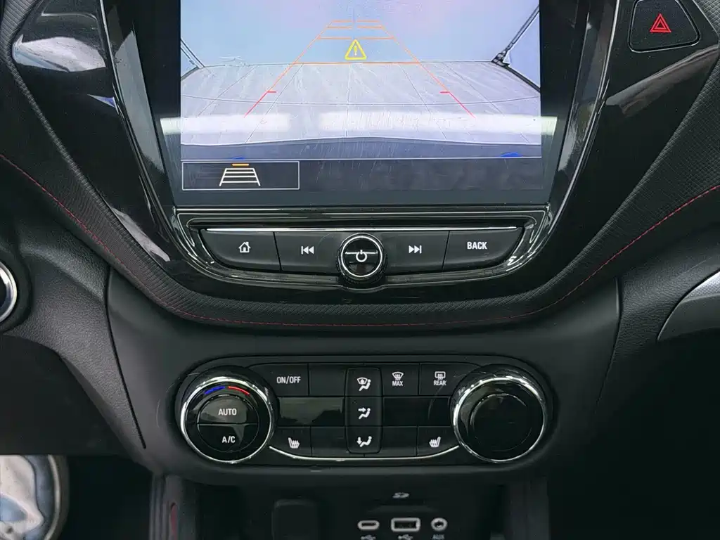 Chevrolet Tracker — миниатюра 18