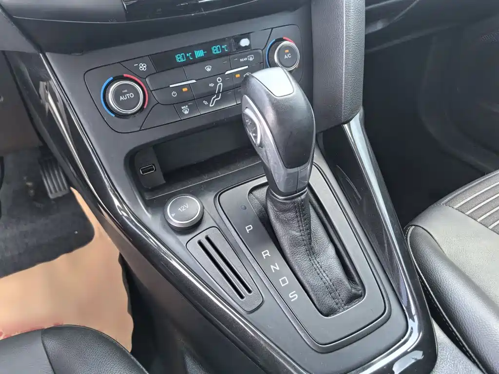 Ford Focus — миниатюра 16
