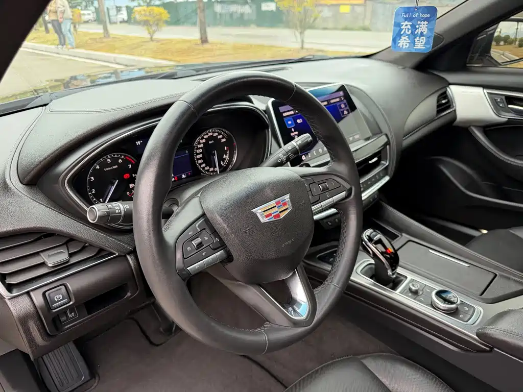 Cadillac CT5 — миниатюра 9
