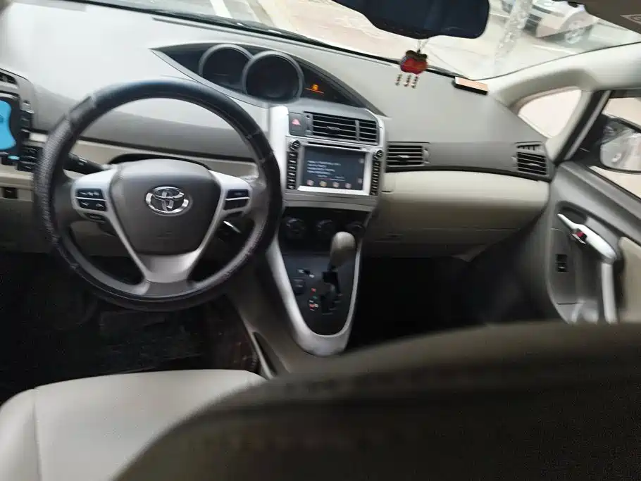 Toyota Verso — миниатюра 12