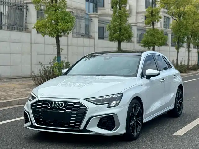 AUDI  A3
