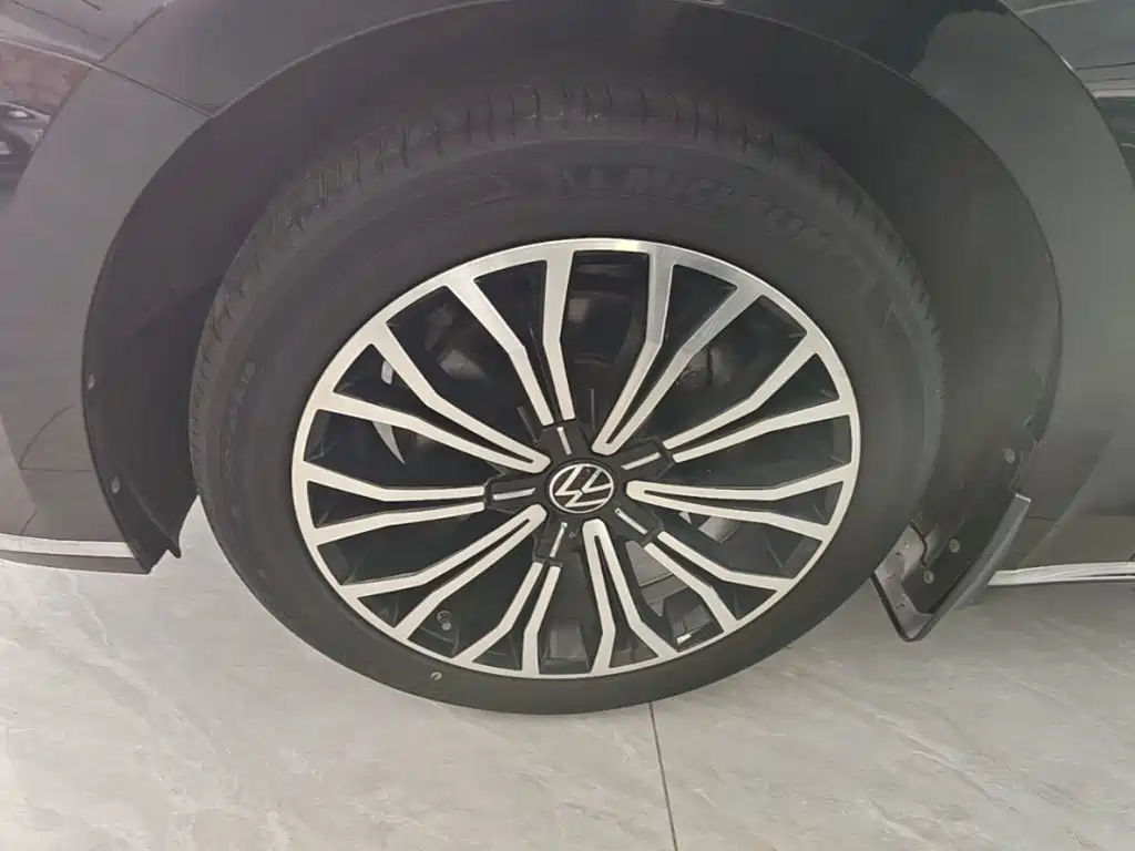 Volkswagen Phideon — миниатюра 23