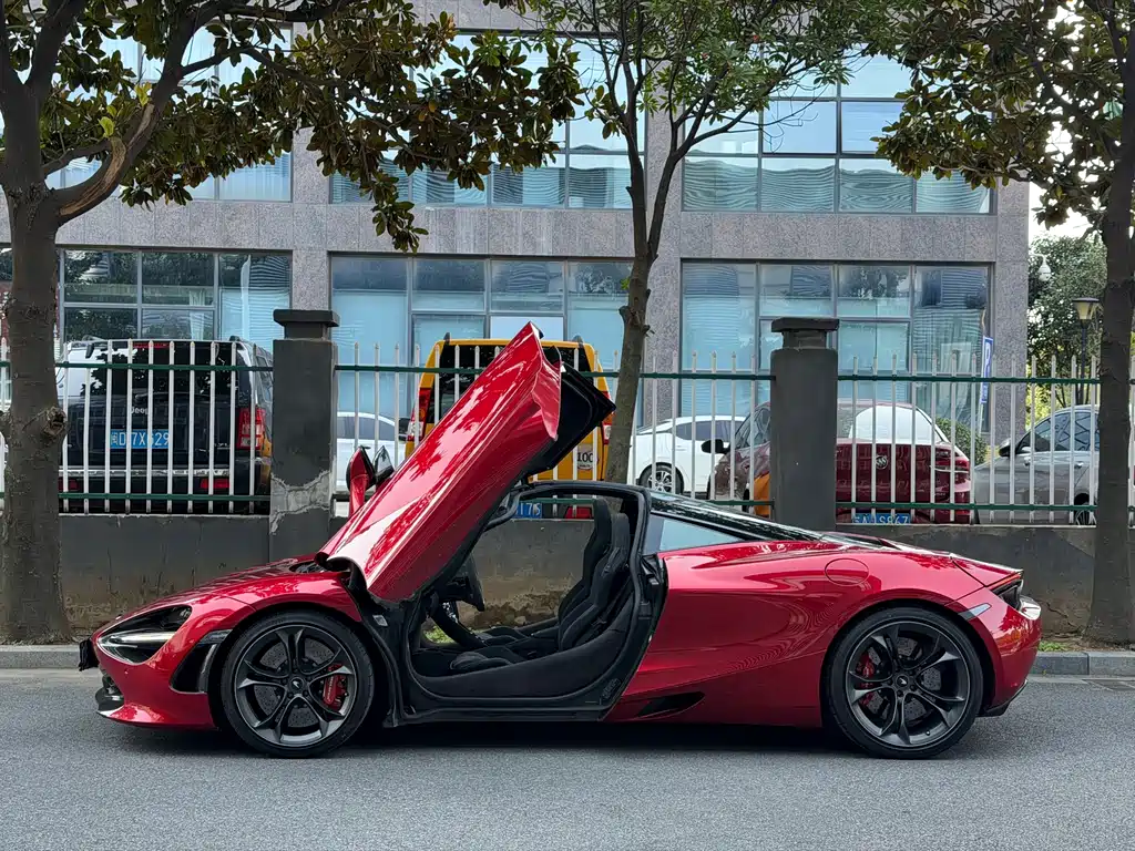 McLaren 720S — миниатюра 11