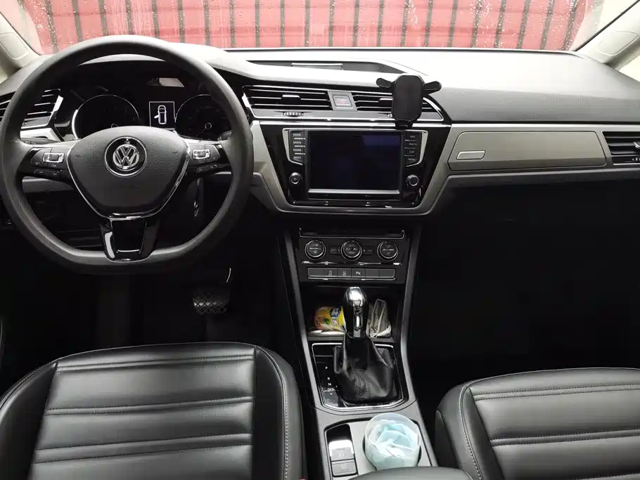 Volkswagen Touran — миниатюра 12