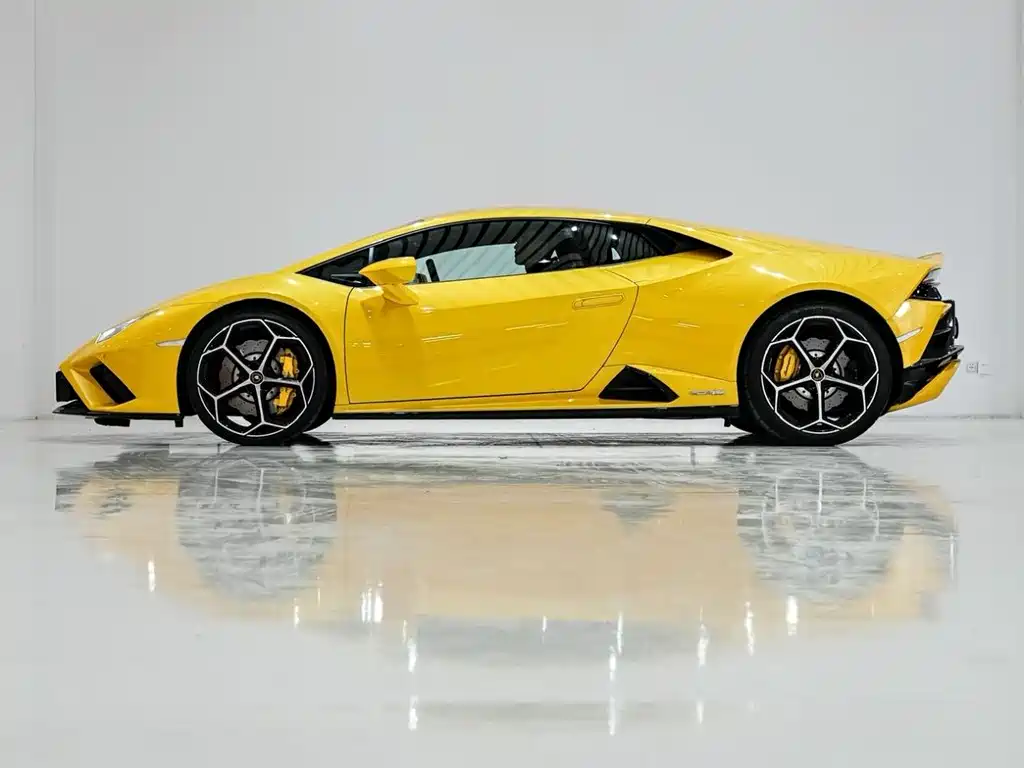 LAMBORGHINI HURACÁN