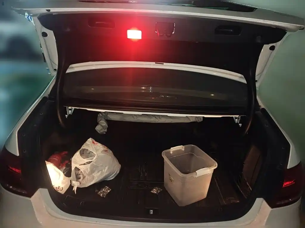 Mercedes-Benz E-Class — миниатюра 15