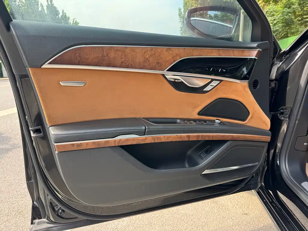 Audi A8 — миниатюра 8