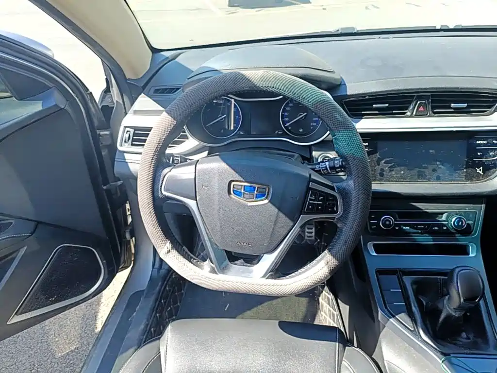 Geely Vision S1 — миниатюра 11