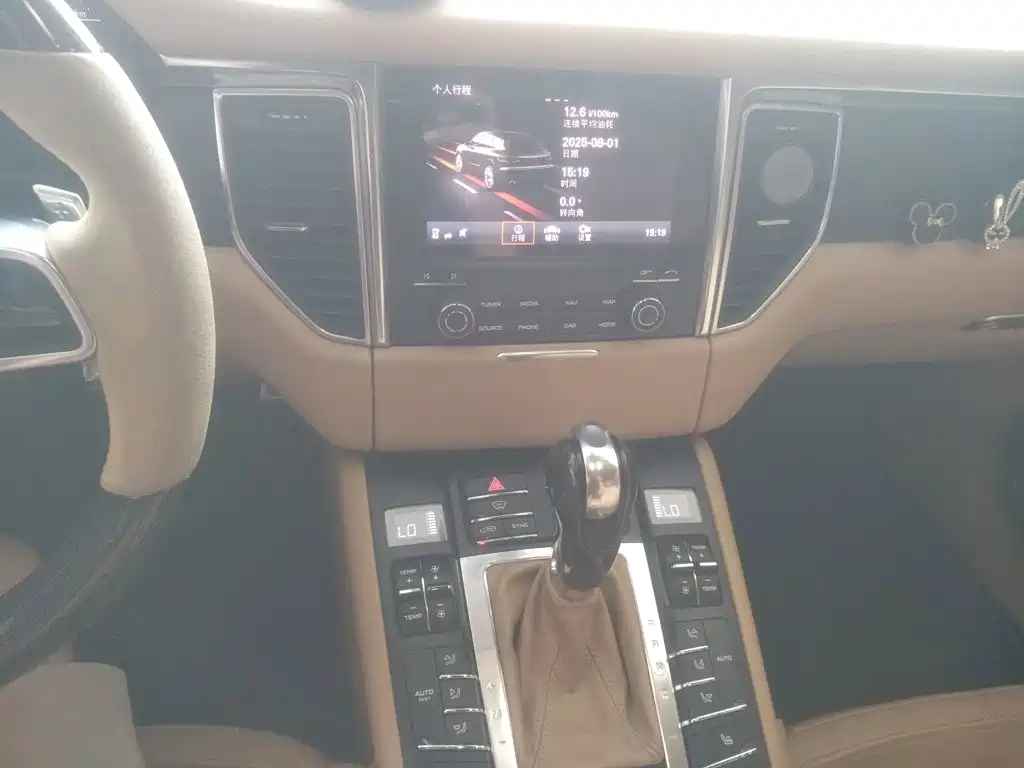 Porsche Macan — миниатюра 10
