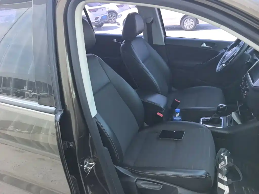 Volkswagen Tiguan — миниатюра 25