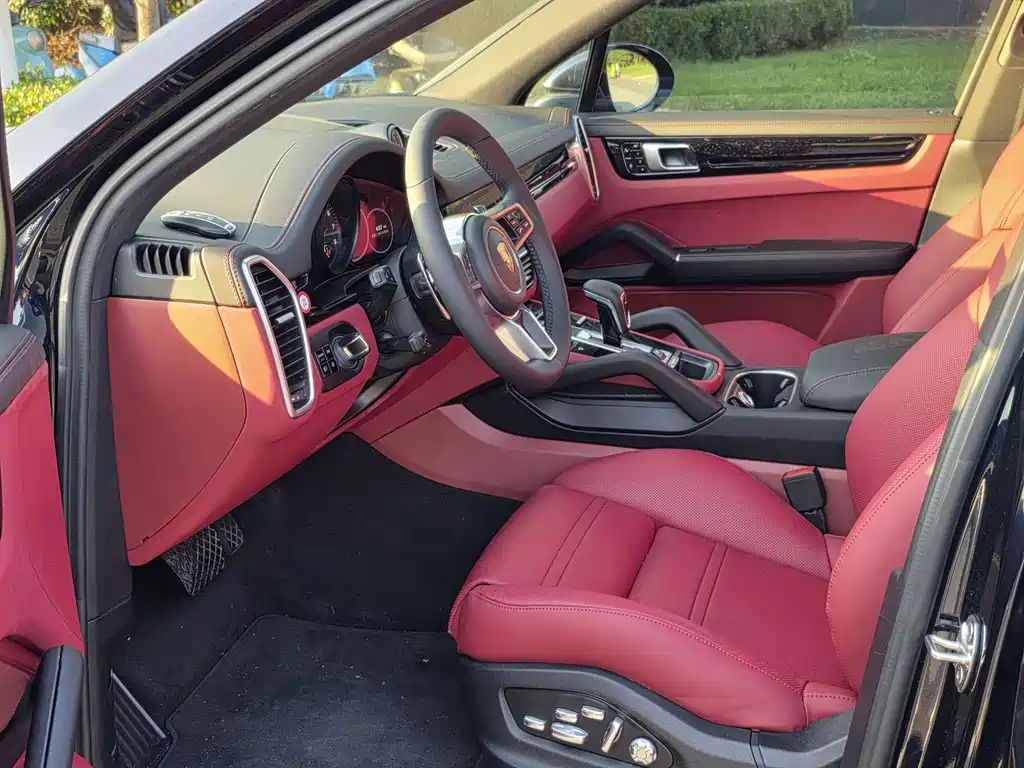 Porsche Cayenne — миниатюра 4