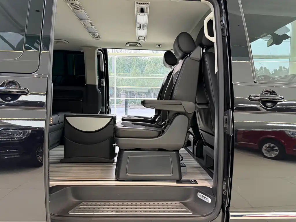 Volkswagen Multivan — миниатюра 17