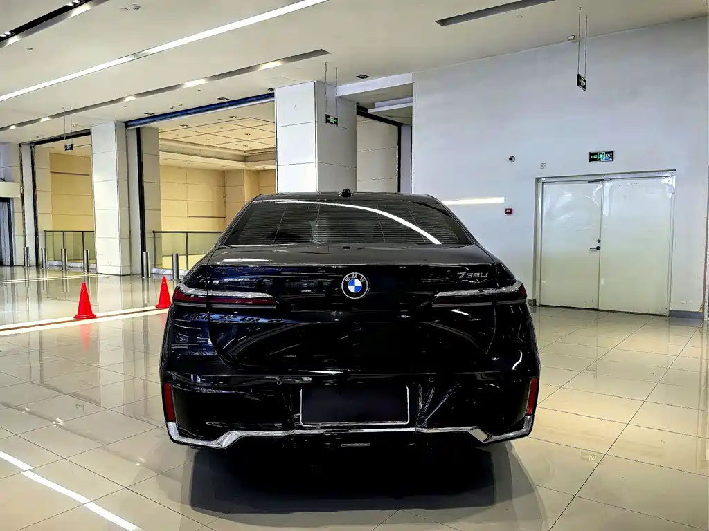 BMW 7 Series 7 2023 735Li M Sport