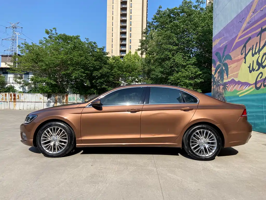 Volkswagen Lamando 2015 330TSI DSG Luxury