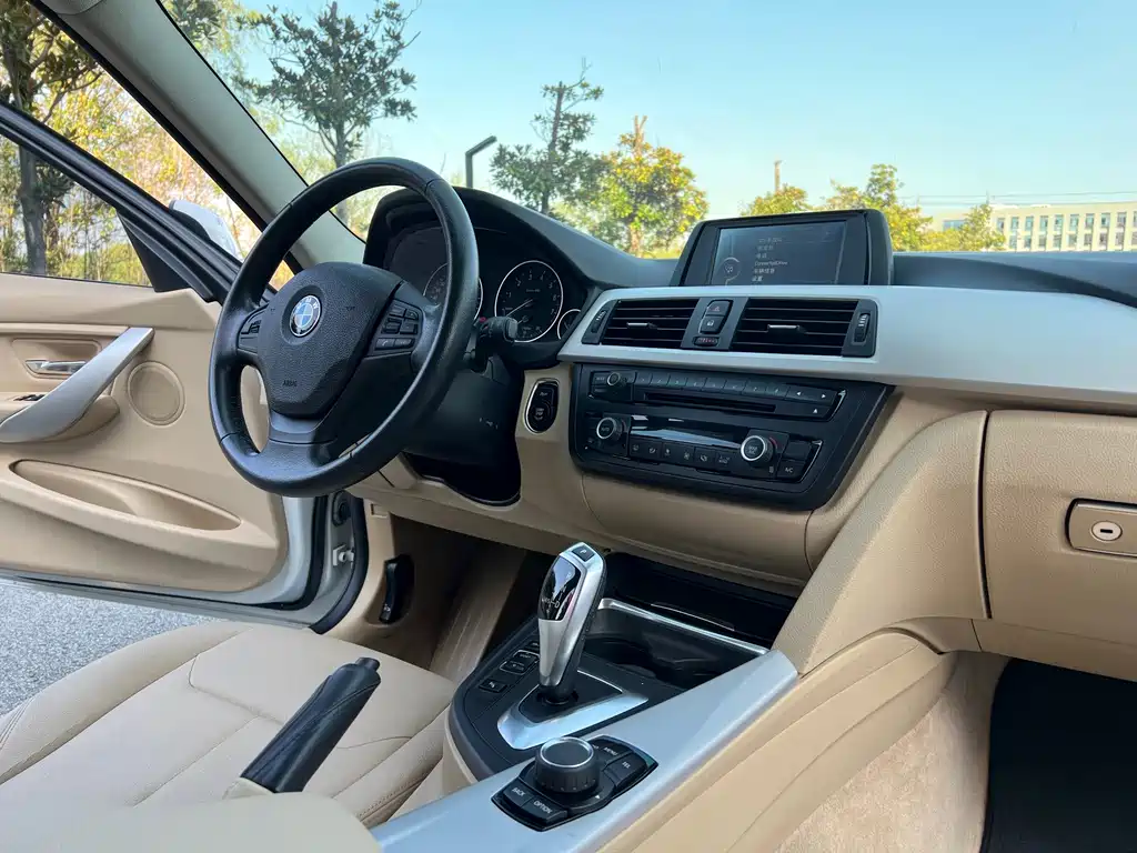 BMW 3 Series — миниатюра 4