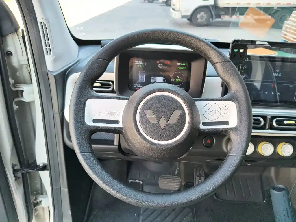 Wuling MINIEV — миниатюра 6