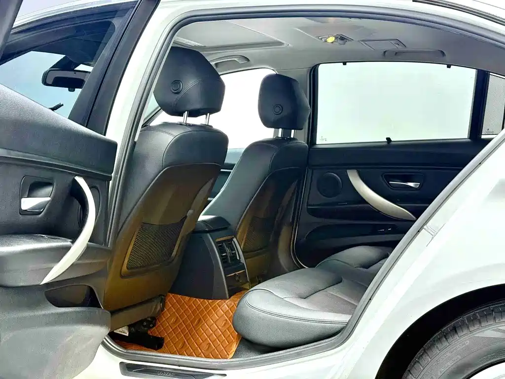 BMW 3 Series — миниатюра 7