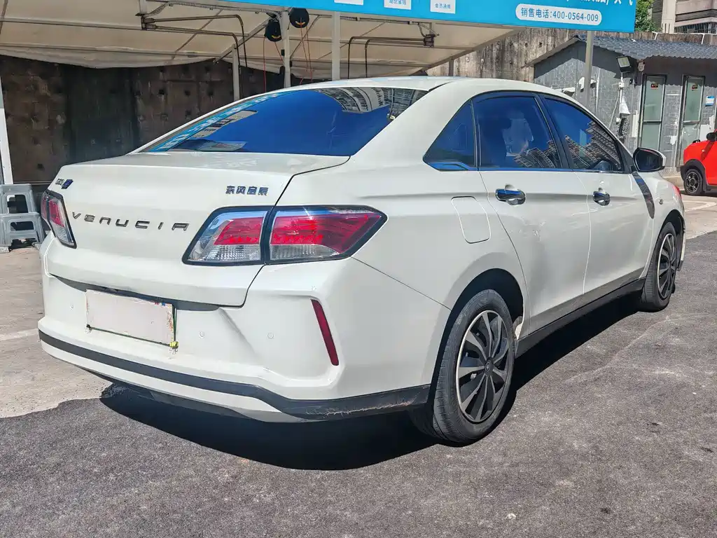 Venucia D60 EV — миниатюра 10
