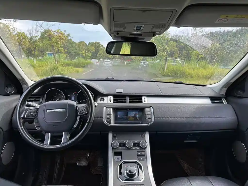 Land Rover Evoque — миниатюра 4