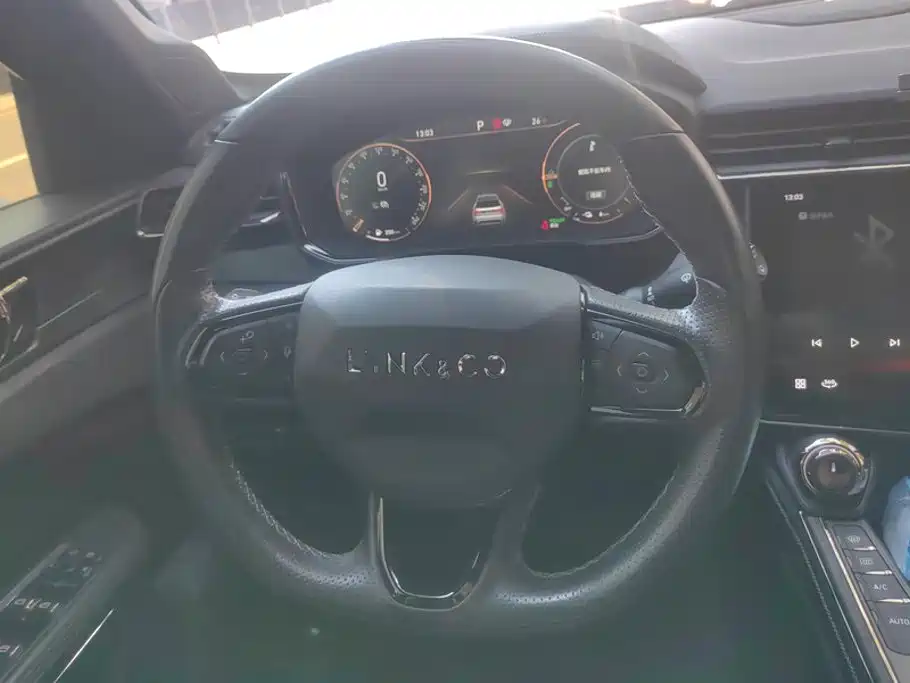 Lynk & Co 01 EM-P — миниатюра 15