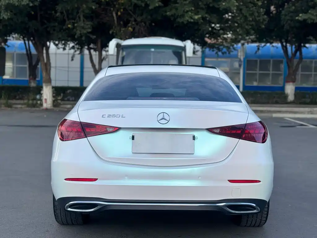 Mercedes-Benz C-Class — миниатюра 11