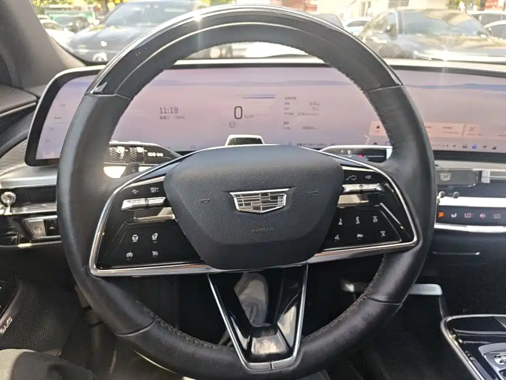 Cadillac Lyriq — миниатюра 11