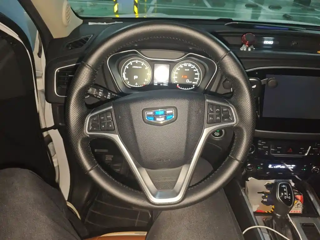 Geely Vision X6 — миниатюра 11